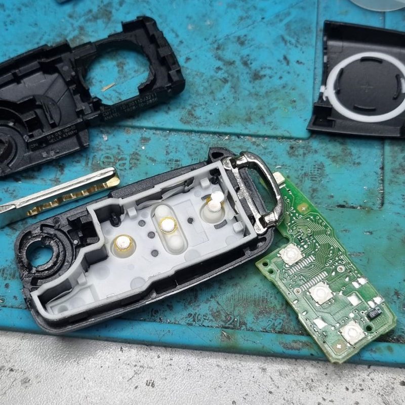 keytronic-riparazione-telecomandi-cancelli-1